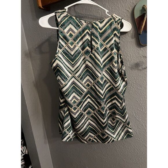 White House Black Market Sleeveless V Neck Size Medium Womens - Picture 6 of 7